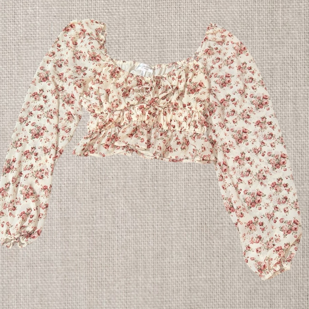 One Clothing Cream and Red Floral Cropped Long Sleeve Blouse Size L